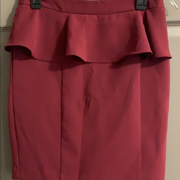 Maroon skirt - Picture 2 of 6